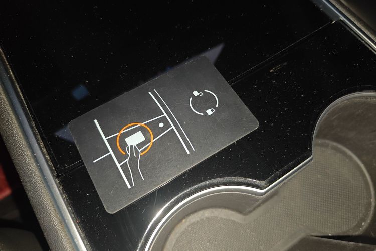 Tesla Model 3 2020 car image #9