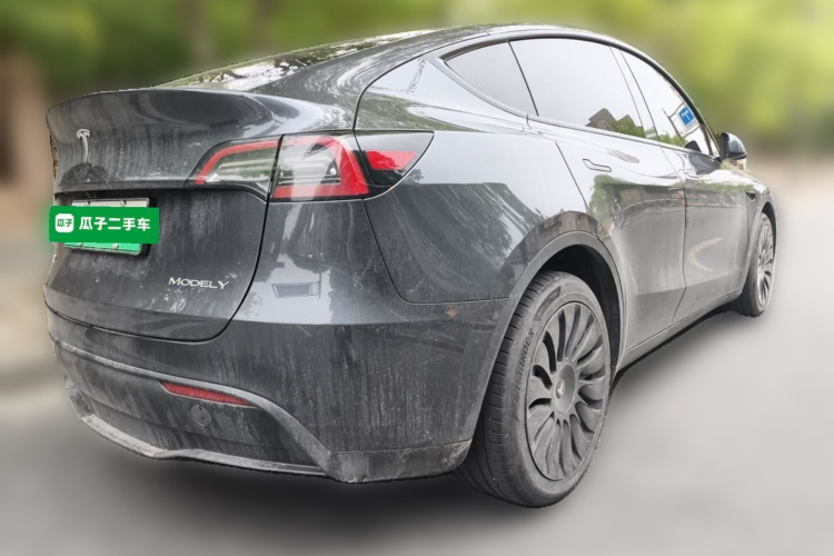 Tesla Model Y 2024 #7 Tesla Model Y 2024 car image #7