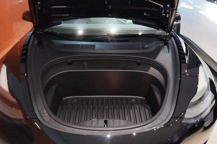 Tesla Model 3 2021 car image #20