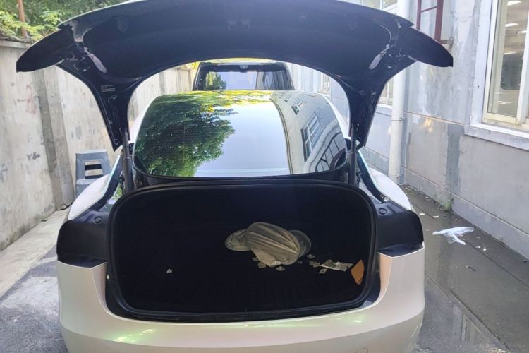 Tesla Model 3 2024 car image #19