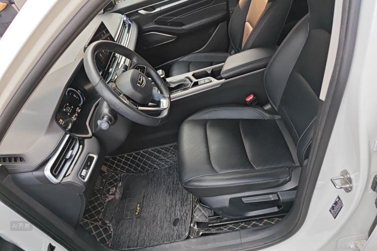 GEELY Emgrand 2021 car image #17