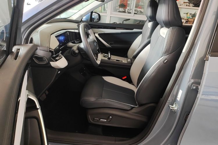 GEELY Boyue L 2025 car image #15