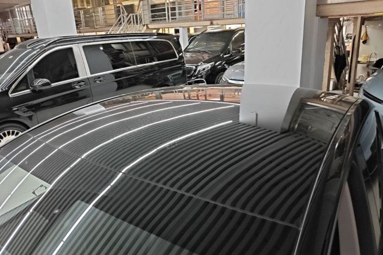 Tesla Model Y 2023 car image #25