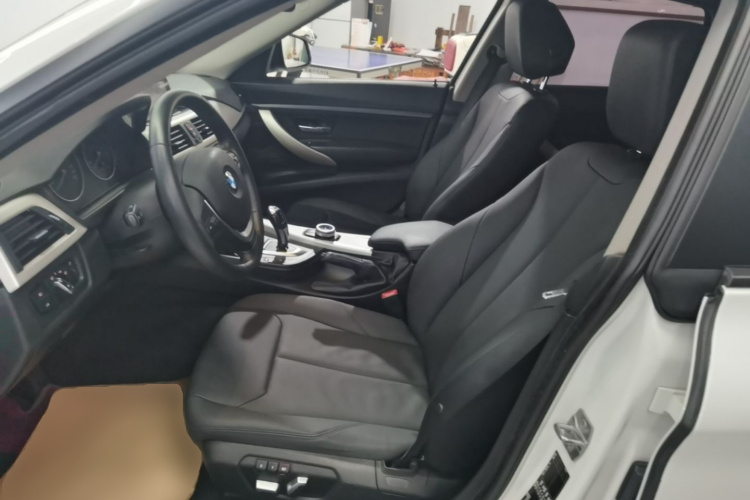 BMW 3 Series GT 2016 car image #19