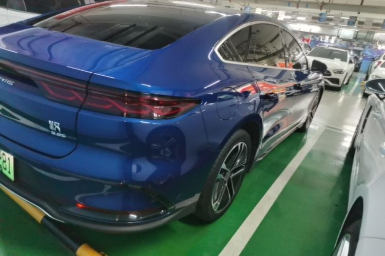 BYD Han 2023 car image #8