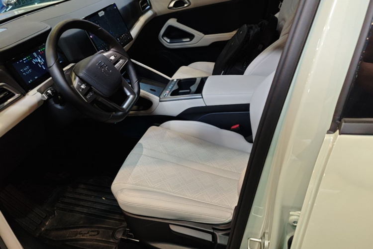 BYD YuanUP 2026 #19 BYD YuanUP 2026 изображение автомобиля #19