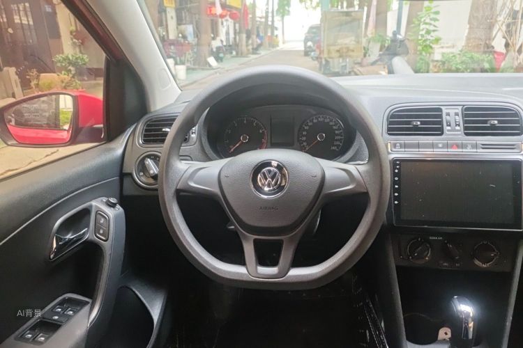 Volkswagen Polo 2018 car image #12