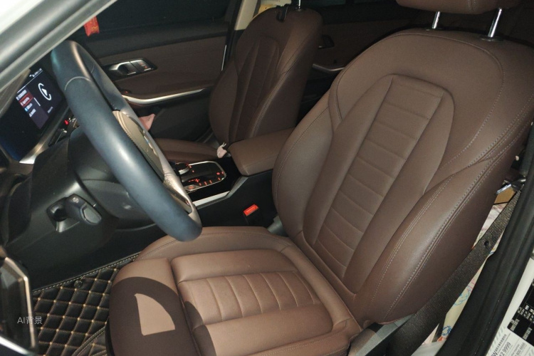 BMW 3 Series 2020 car image #17