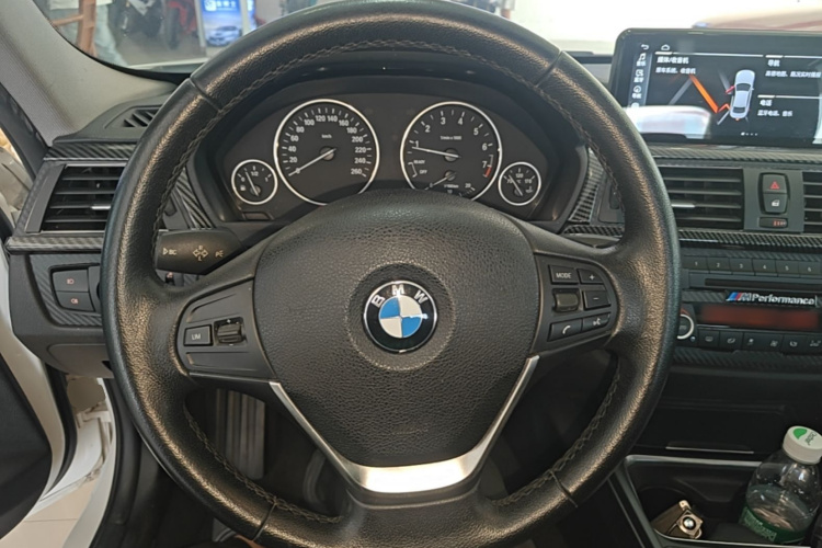 BMW 3 Series 2015 car image #11