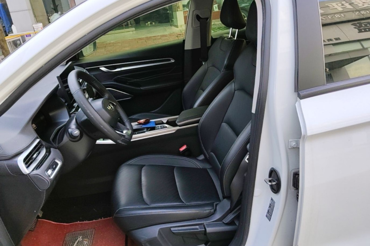 GEELY Emgrand 2024 car image #15
