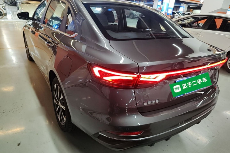 GEELY Emgrand 2025 #5 GEELY Emgrand 2025 car image #5