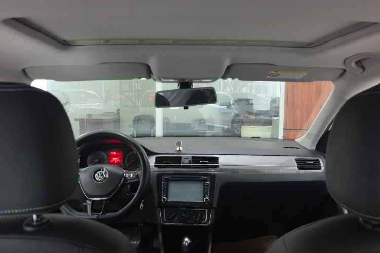 Volkswagen Santana 2017 car image #11