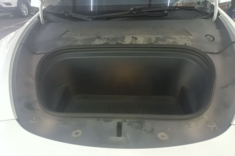 Tesla Model Y 2023 car image #20