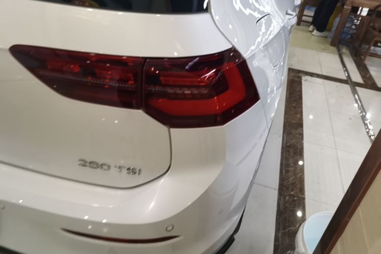 Volkswagen Golf 2023 car image #8