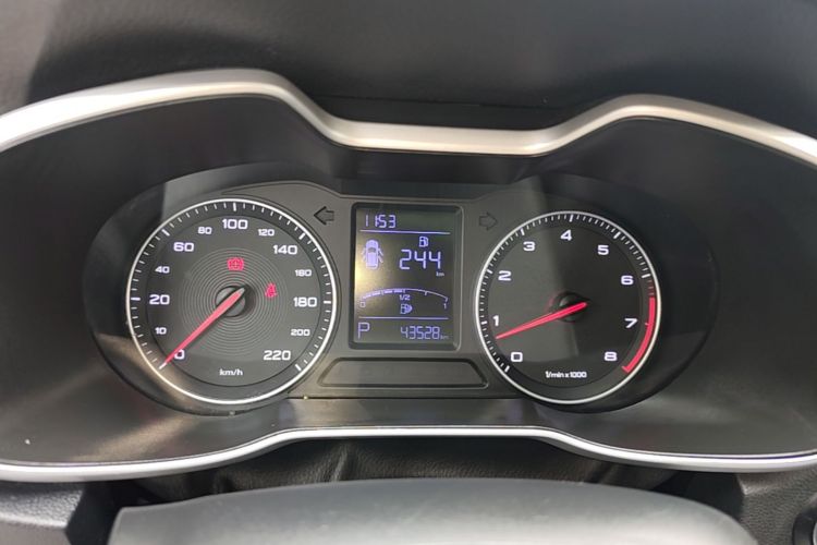 MG ZS 2017 #12 MG ZS 2017 car image #12