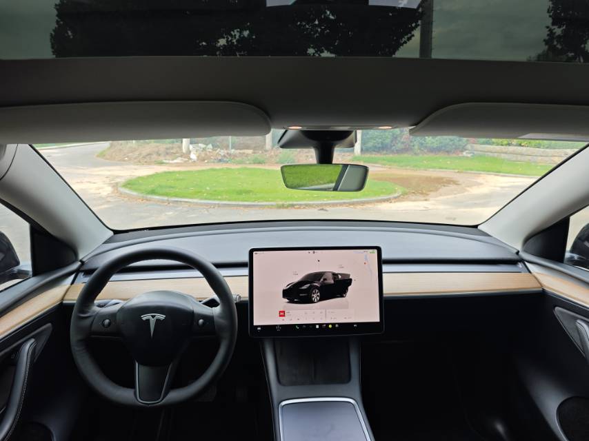 Tesla Model Y 2022 #6 Tesla Model Y 2022 car image #6