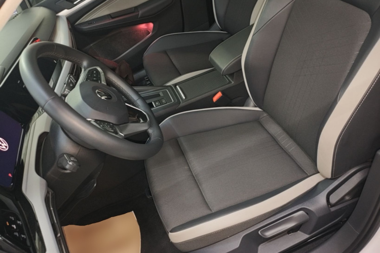 Volkswagen Golf 2024 car image #15