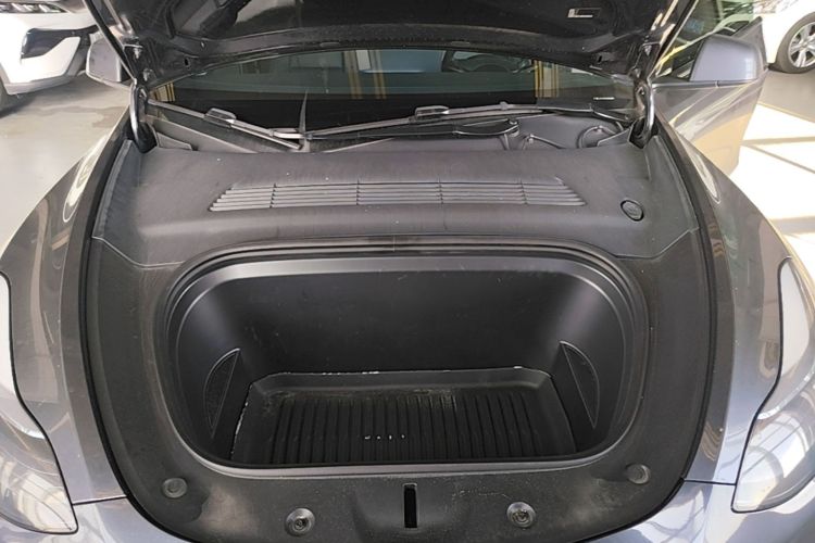 Tesla Model Y 2024 #20 Tesla Model Y 2024 car image #20