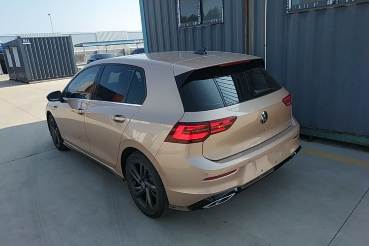 Volkswagen Golf 2022 car image #5