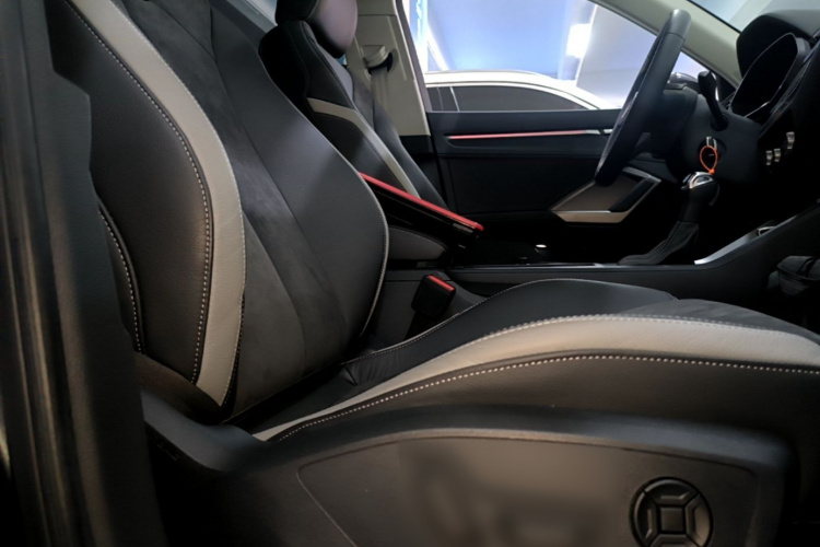 Audi Q3 2021 car image #20
