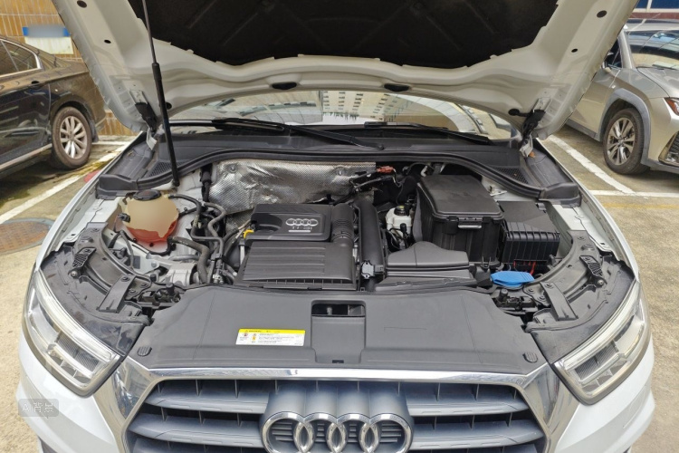 Audi Q3 2019 car image #22