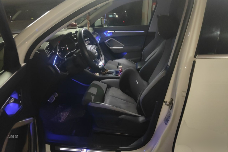 Audi Q3 2022 car image #18
