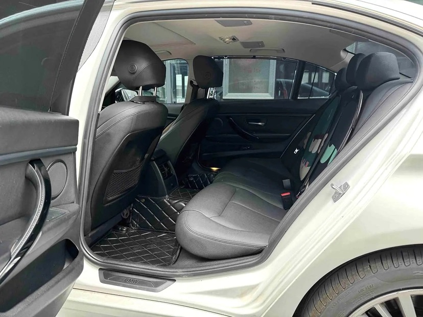 BMW 3 Series 2017 #5 BMW 3 Series 2017 car image #5