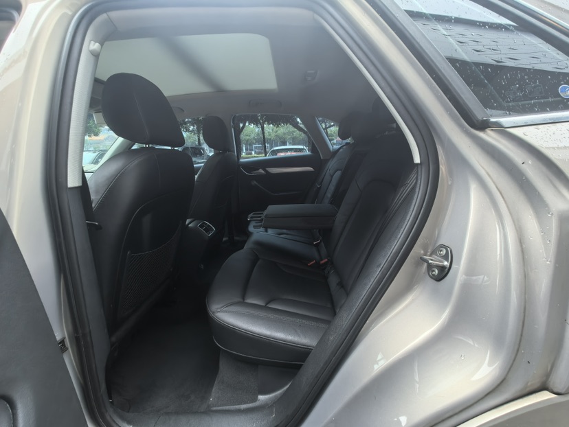 Audi Q3 2015 car image #8