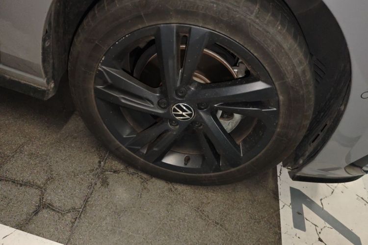 Volkswagen Golf 2024 car image #6