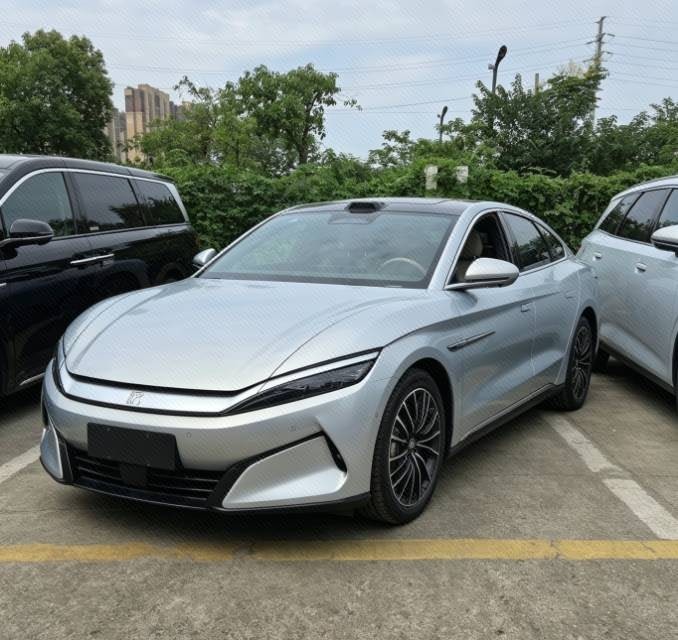 BYD HanL 2025 car image 