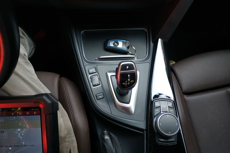 BMW 3 Series 2018 #18 BMW 3 Series 2018 car image #18