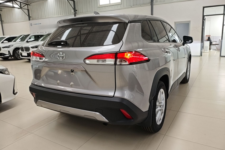 Toyota Corolla Cross 2024 immagine di auto #7