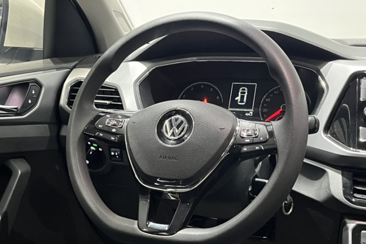 Volkswagen T-Cross 2020 #17 Volkswagen T-Cross 2020 car image #17