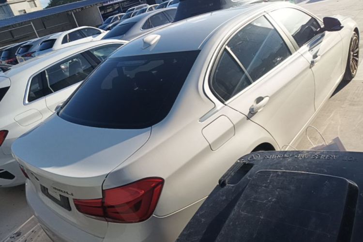 BMW 3 Series 2019 #5 BMW 3 Series 2019 car image #5