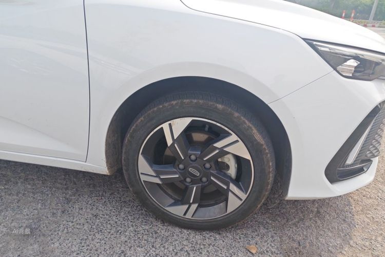 GEELY Emgrand L HiP 2022 car image #9