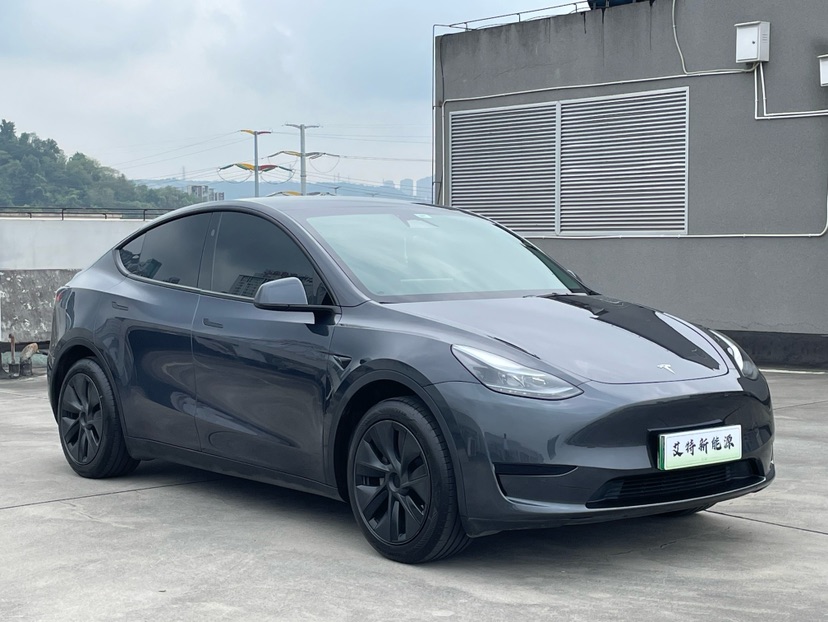 Tesla Model Y 2024 #3 Tesla Model Y 2024 car image #3