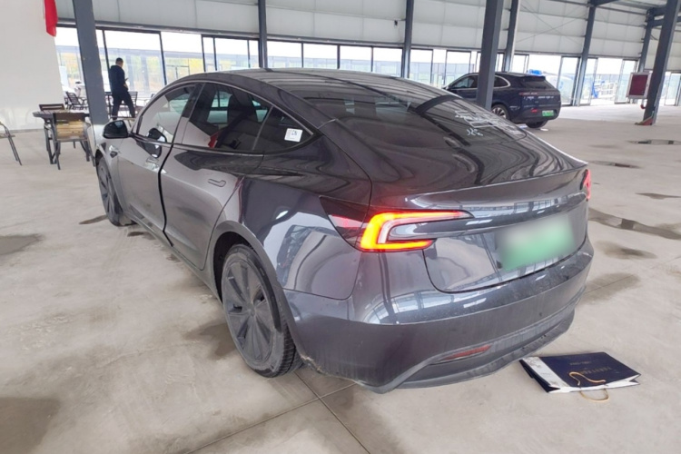 Tesla Model 3 2024 #5 Tesla Model 3 2024 صورة سيارة #5