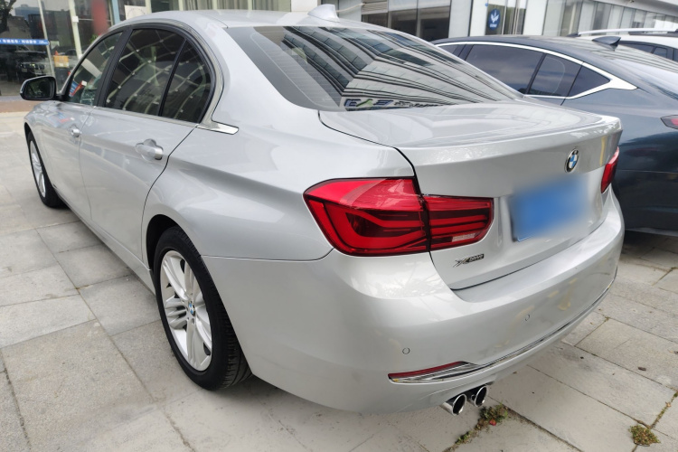 BMW 3 Series 2018 #5 BMW 3 Series 2018 car image #5