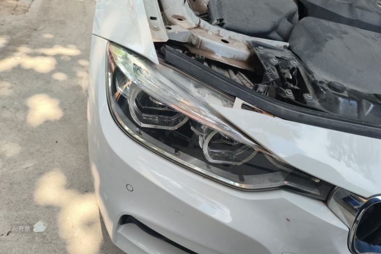 BMW 3 Series 2018 #8 BMW 3 Series 2018 car image #8