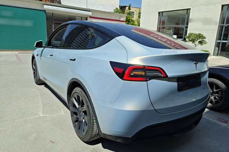 Tesla Model Y 2022 immagine di auto #5