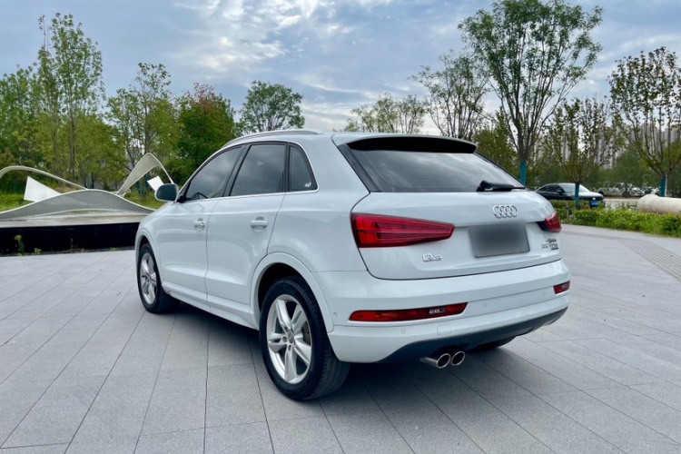 Audi Q3 2016 immagine di auto #4