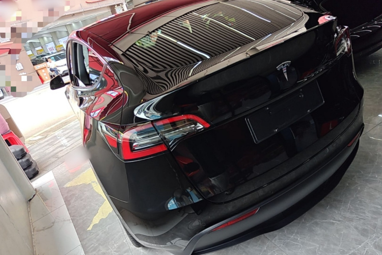 Tesla Model Y 2022 #5 Tesla Model Y 2022 car image #5