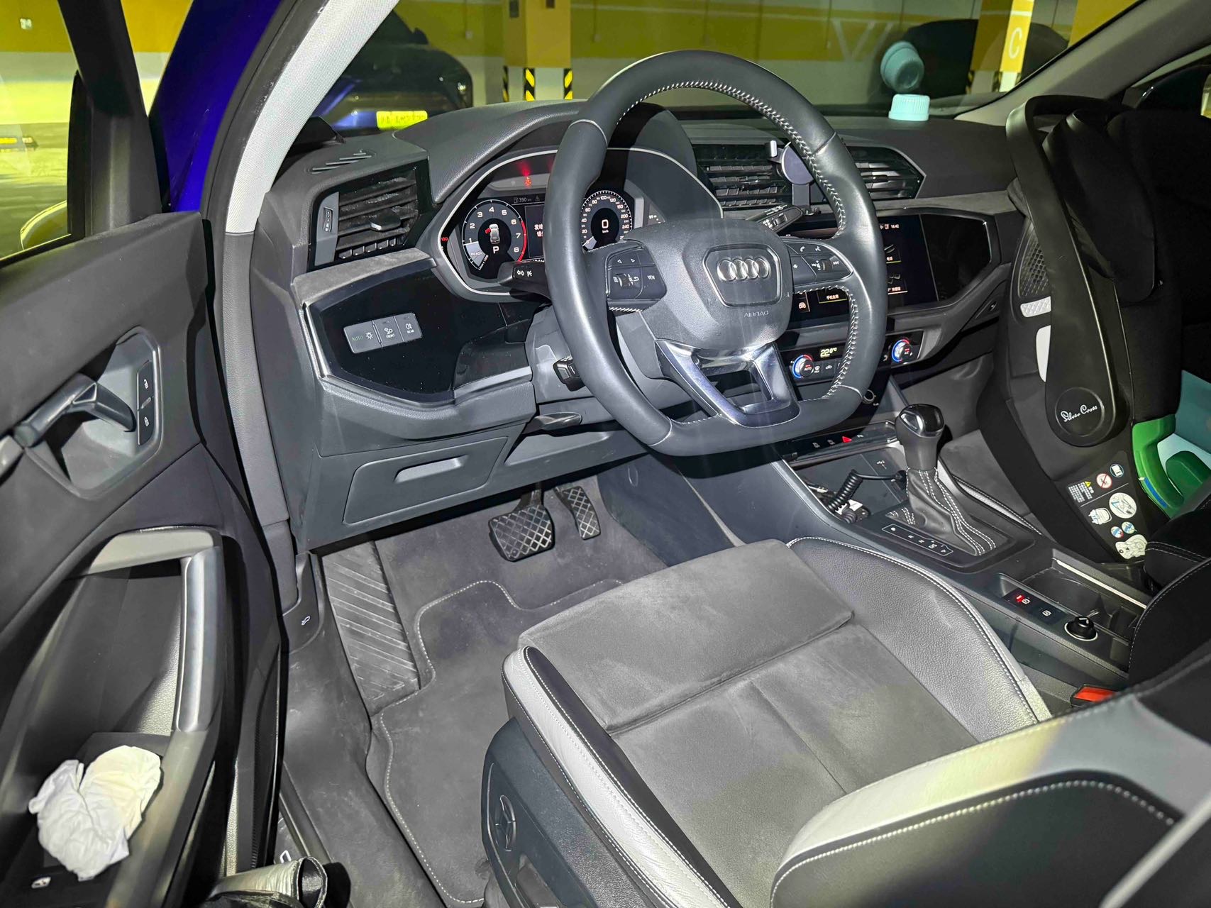 Audi Q3 2020 car image #5