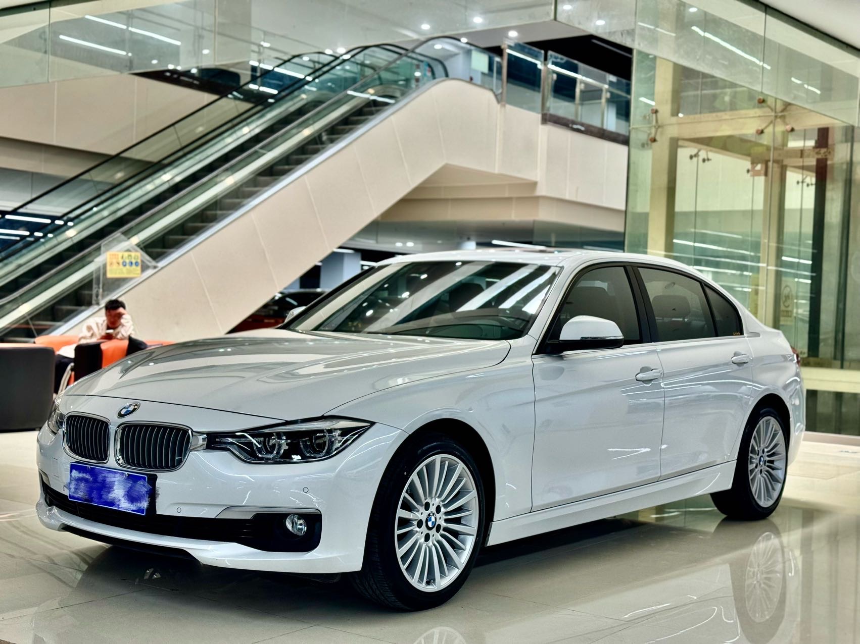 BMW 3 Series 2018 car image 