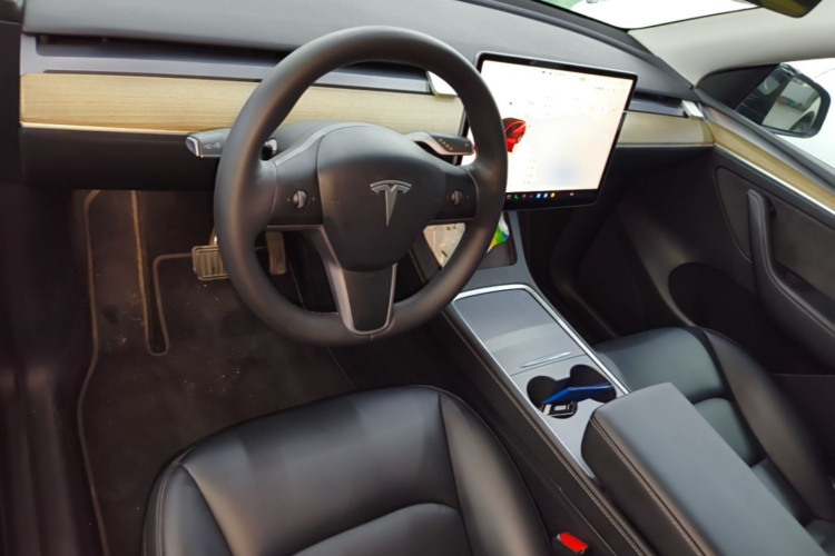 Tesla Model Y 2023 #11 Tesla Model Y 2023 car image #11