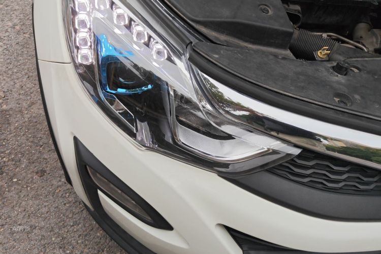 BYD Yuan 2016 #8 BYD Yuan 2016 изображение автомобиля #8