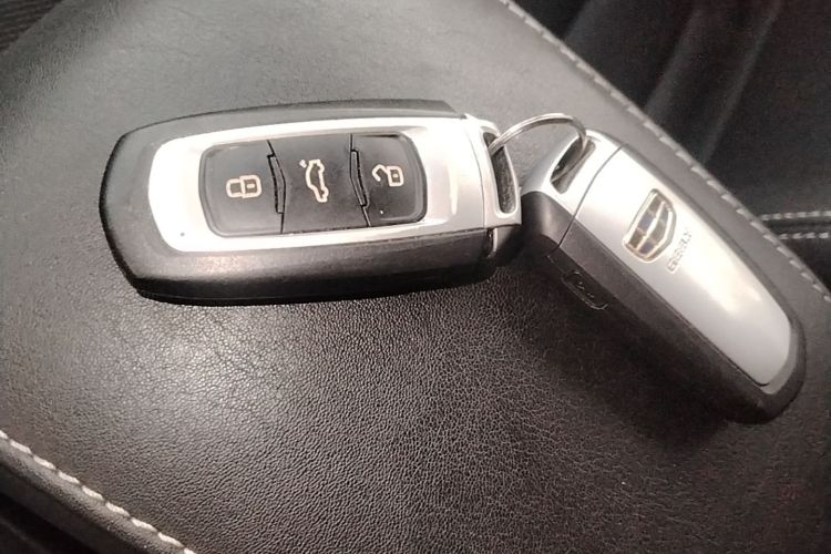 GEELY Emgrand GS 2019 car image #9