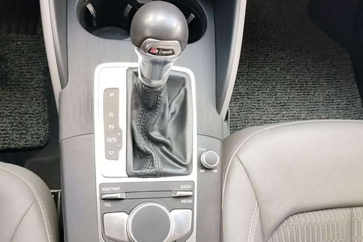 Audi A3 2019 car image #14