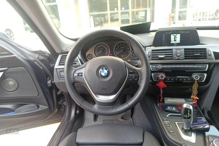 BMW 3 Series GT 2019 imagem de carro #12