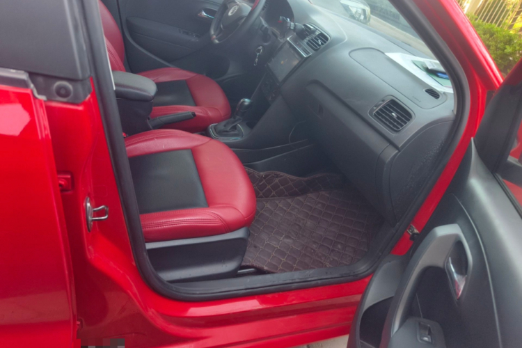 Volkswagen Polo 2018 car image #27